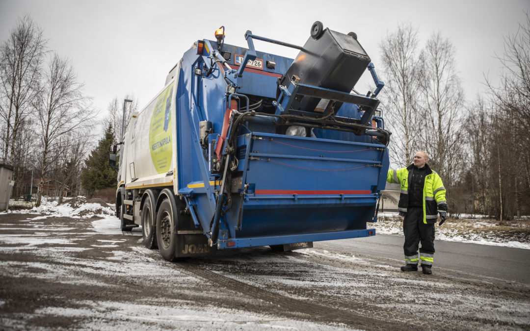 Jäteastioiden tyhjennysaikatauluja kiritty kiinni, viiveitä vielä Järvenpäässä